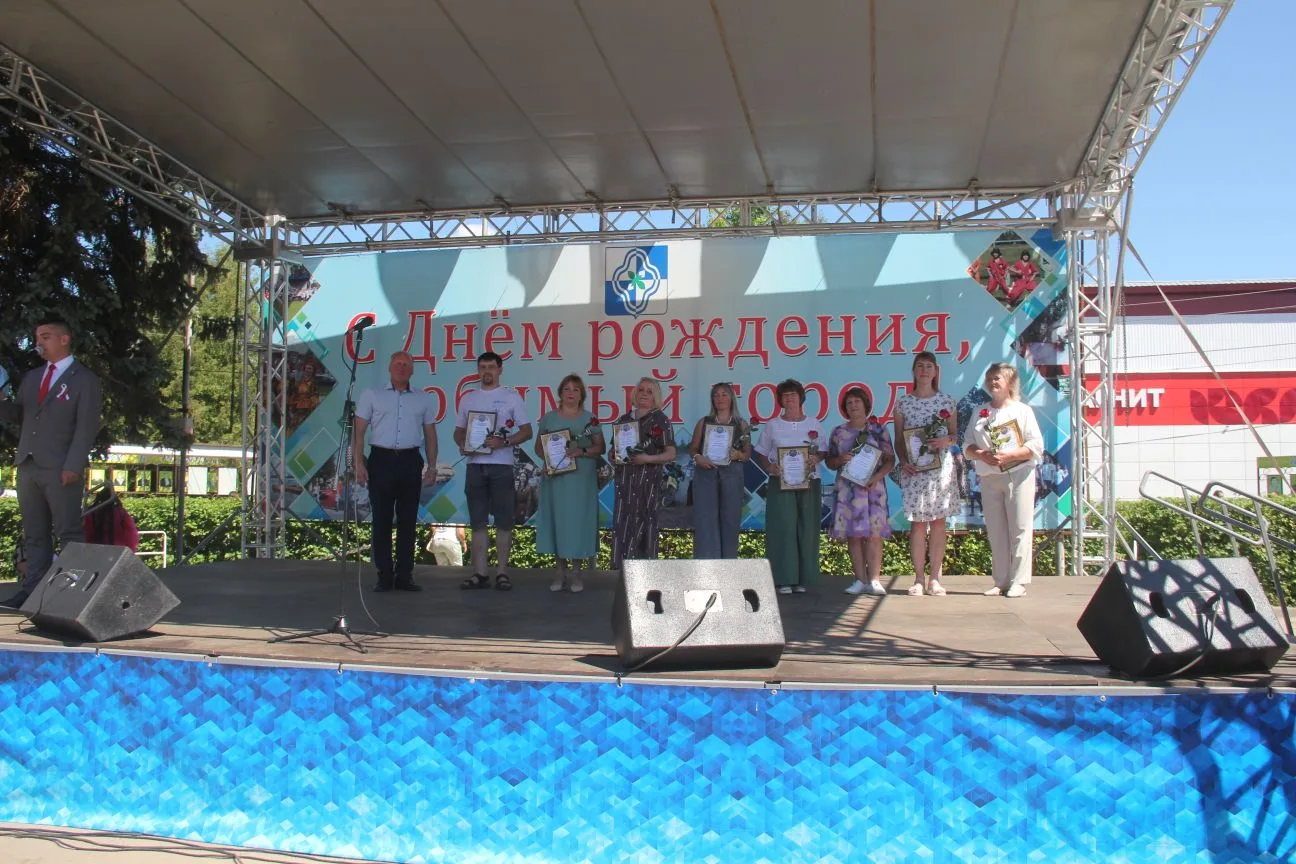 🇷🇺 Дорогие родниковцы! Уважаемые земляки и гости нашего района!

🎈 Сегодня мы отмечаем два велики