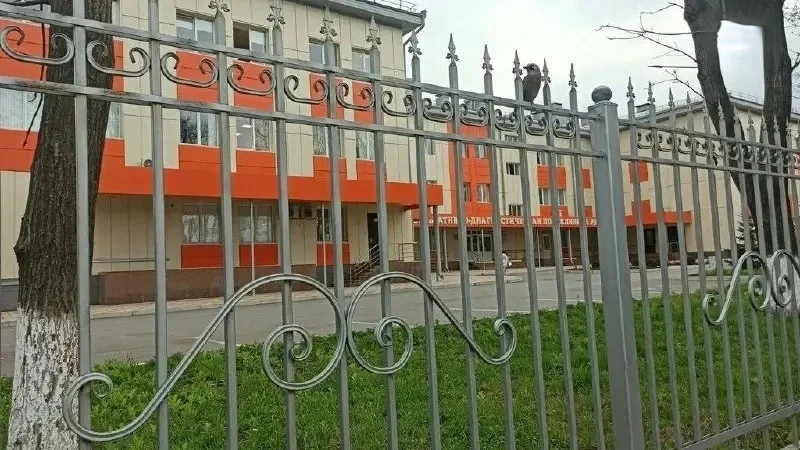 ⚠️ Во Владикавказе погиб ребёнок после падения с 4-го этажа

15 июня в реанимацию РДКБ в состоянии к
