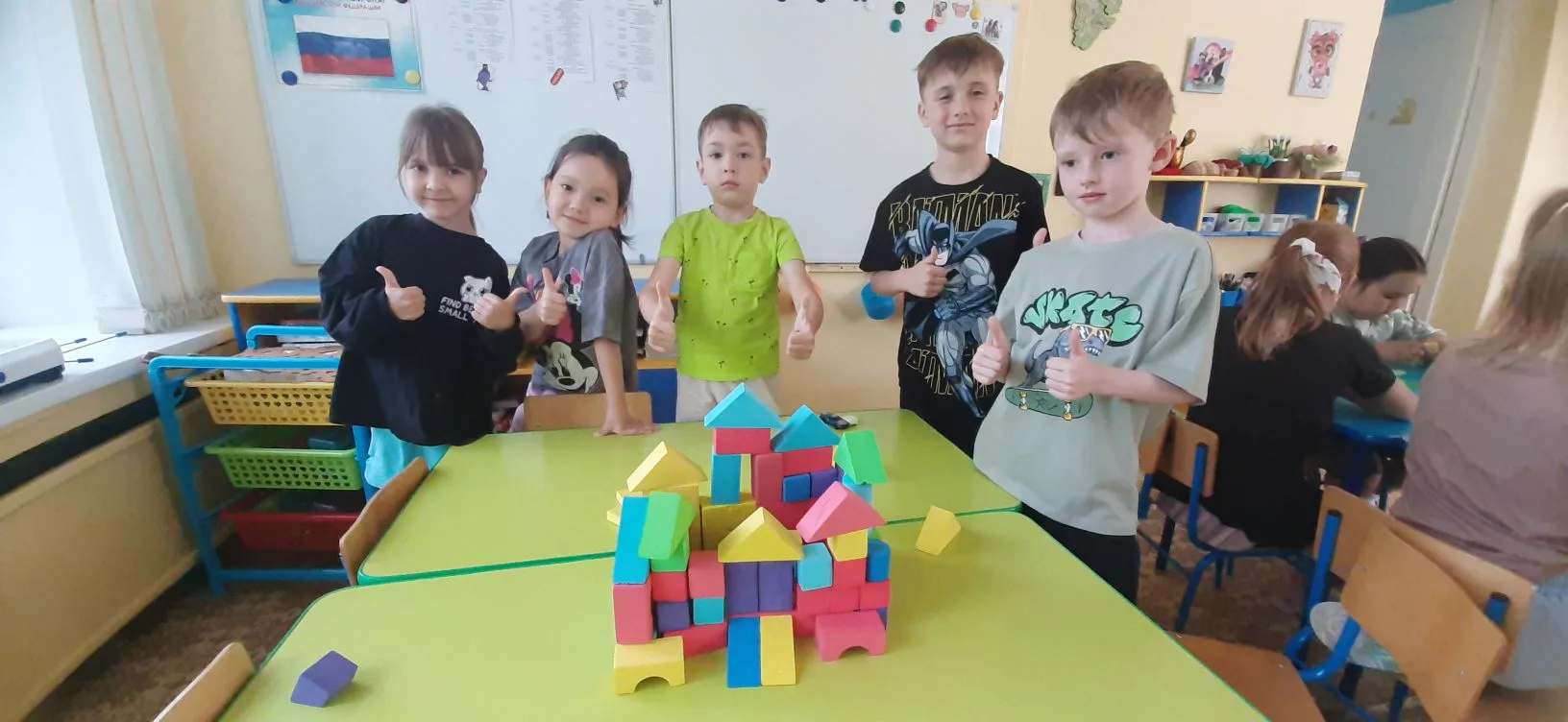 Занятие по конструированию: творчество и развитие в каждом шаге! 🧩

Сегодня у нас в подготовительно