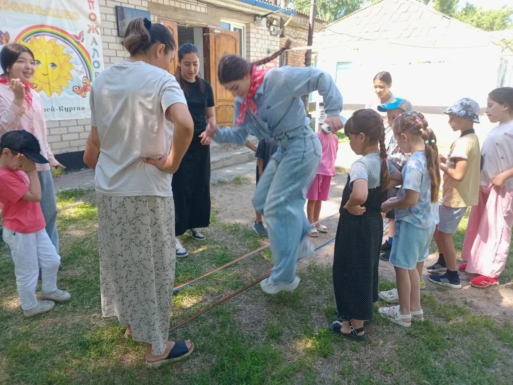 🌞 Неделя в лагере стартовала на ура! 🌞

Эта неделя в нашем лагере началась с настоящего праздника 