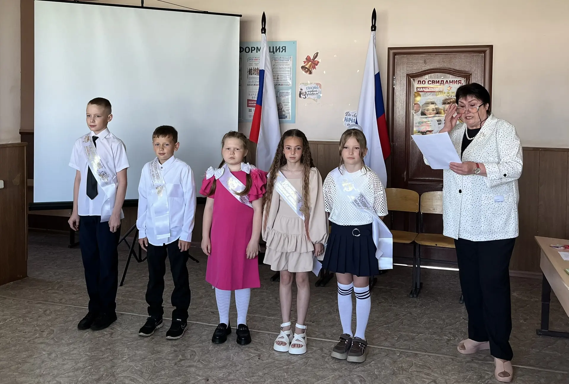 🎓🎓🎓Выпускной 4 класса

✨✨✨Сегодня наши четвероклассники прощаются с начальной школой — с первой у