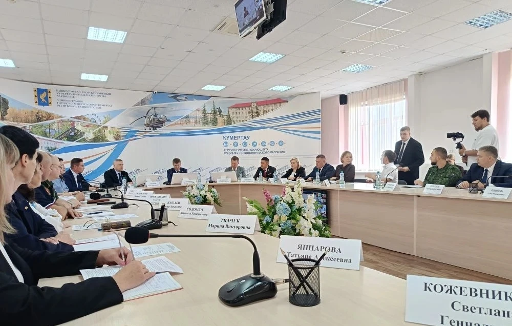 В Кумертау с рабочим визитом приехал министр спорт Республики Башкортостан Руслан Хабибов 
 
Сегодня