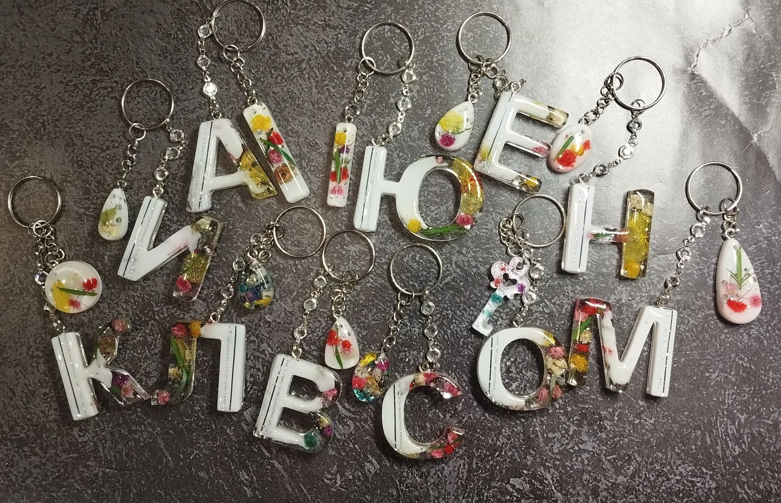 В наличии брелки с сухоцветами. Цена 300 р.
+79497175213