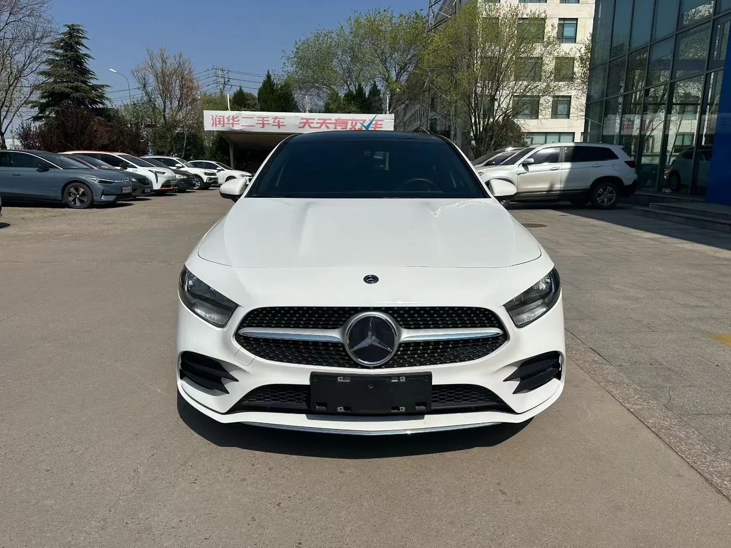 Mercedes-Benz A180 L
2020/05
V-1.3 (136 л.с) 
41.000 км

Есть окрас.
Видео осмотра, по запросу. 
Под