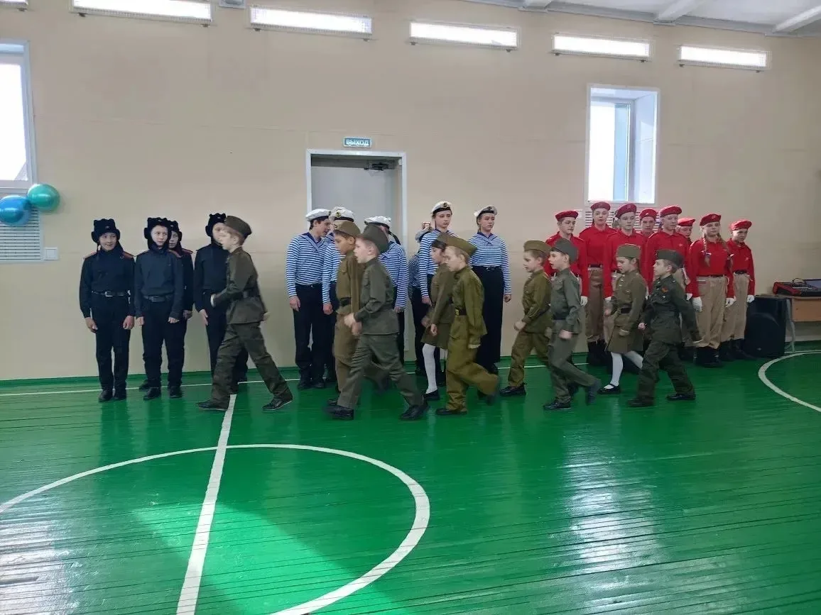 ДЕНЬ ЗАЩИТНИКА ОТЕЧЕСТВА🌟🇷🇺🌟
  20 февраля в Адамовской школе прошло общешкольное мероприятие "См