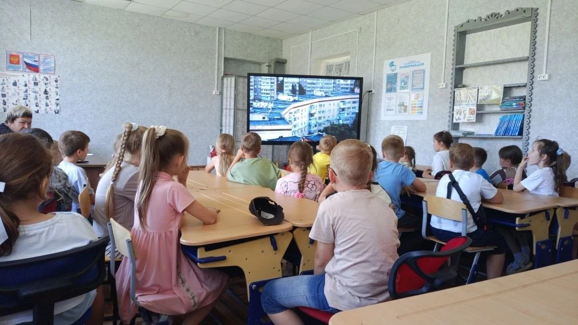 "Анатомия подвига. Полицейские истории".
В пришкольном лагере «Звёздочка » прошёл показ документальн