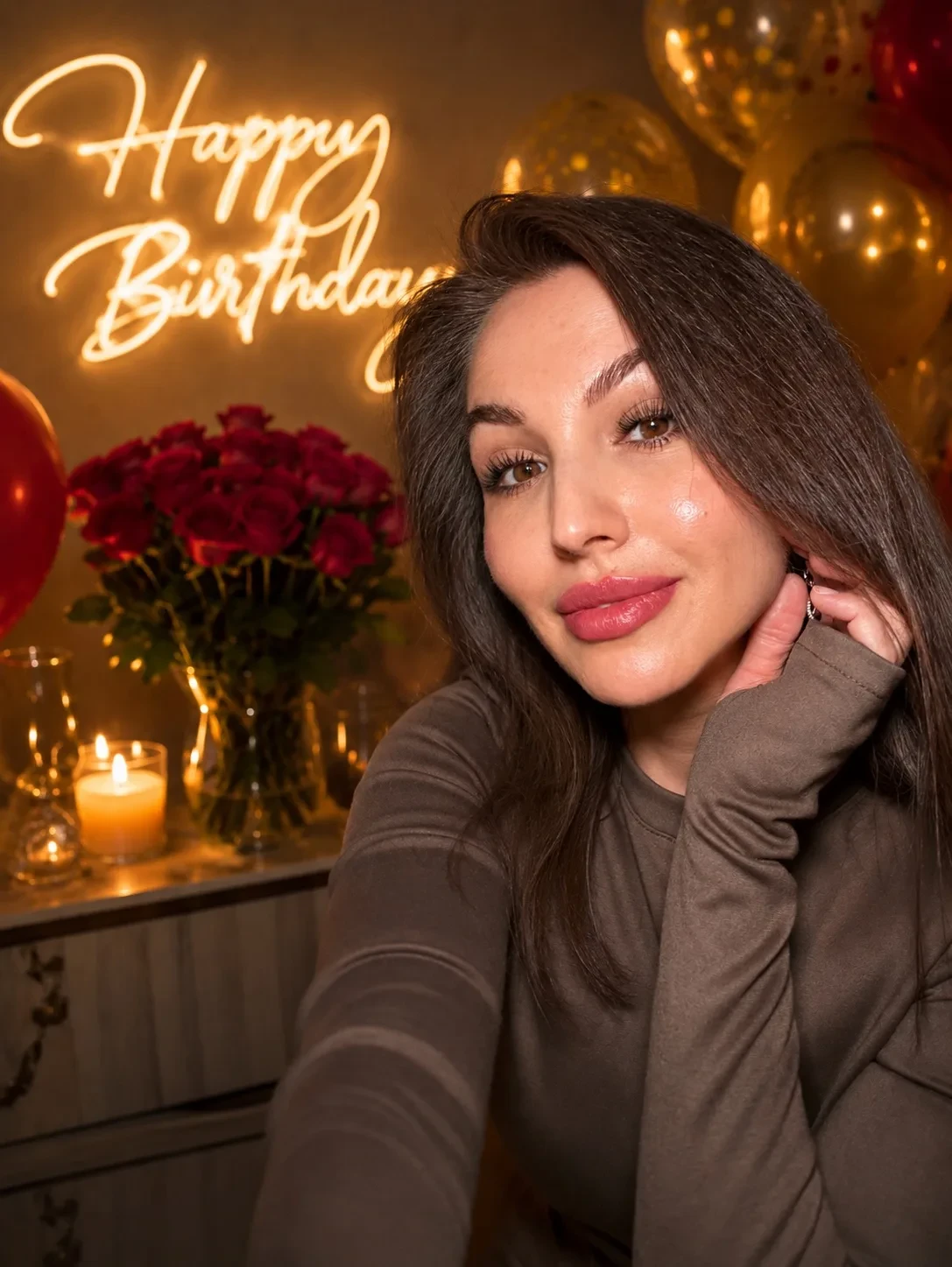 🎁 День рождения ❤️

Ну привет, мои 45 🎂

Встречаю этот день счастливой, с благодарностью и радость