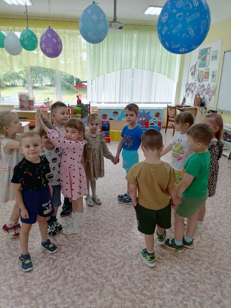 Я люблю свою Россию.            Ребята группы "Веснушки" совершили необычное путешествие "Я люблю св