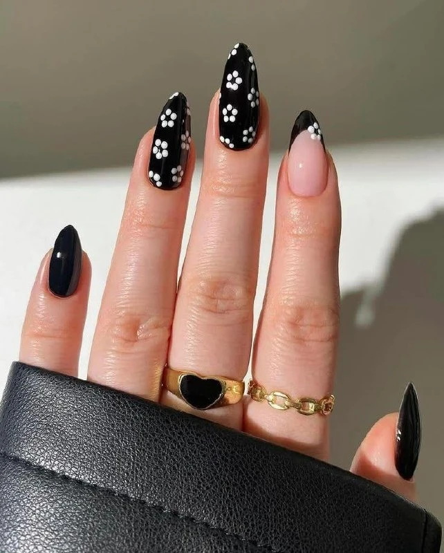 Цветочная подборка

💅 Маникюр