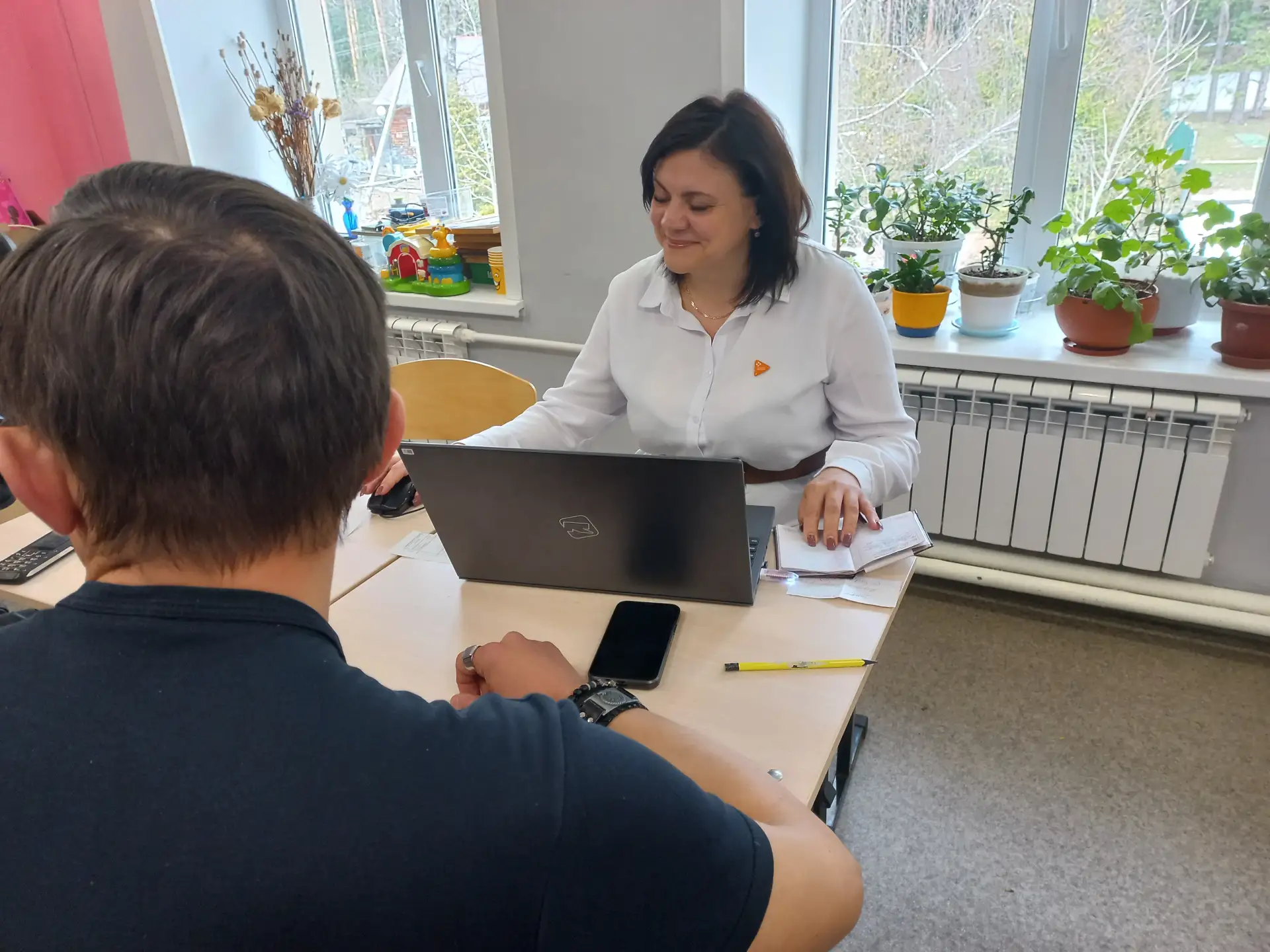 Возможности по трудоустройству
8 апреля двое специалистов Кадрового центра «Работа России» города Су