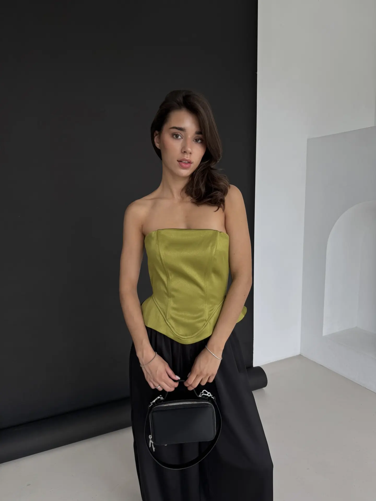 корсет (S, M) 🏷️ 3 900 р.

сумочка из натуральной кожи 
🏷️ 8 900-30%=6 230 р.