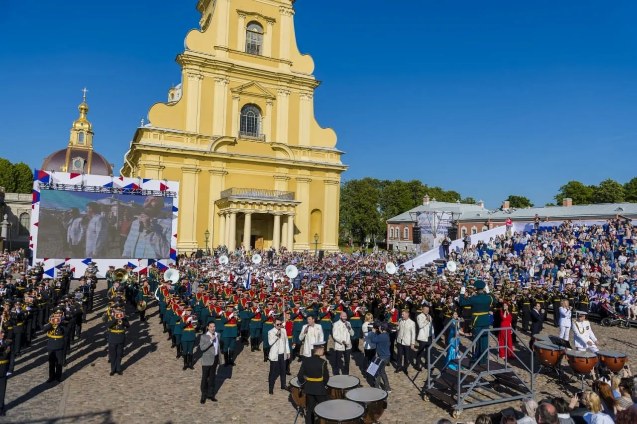 12 июня в 15:00 на Соборной площади Петропавловской крепости начнётся XXVII Фестиваль духовых оркест