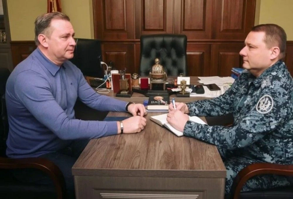 ✅Мэра Нижнего Тагила наградили за поддержку колоний

Начальник ГУФСИН по Свердловской области Алекса