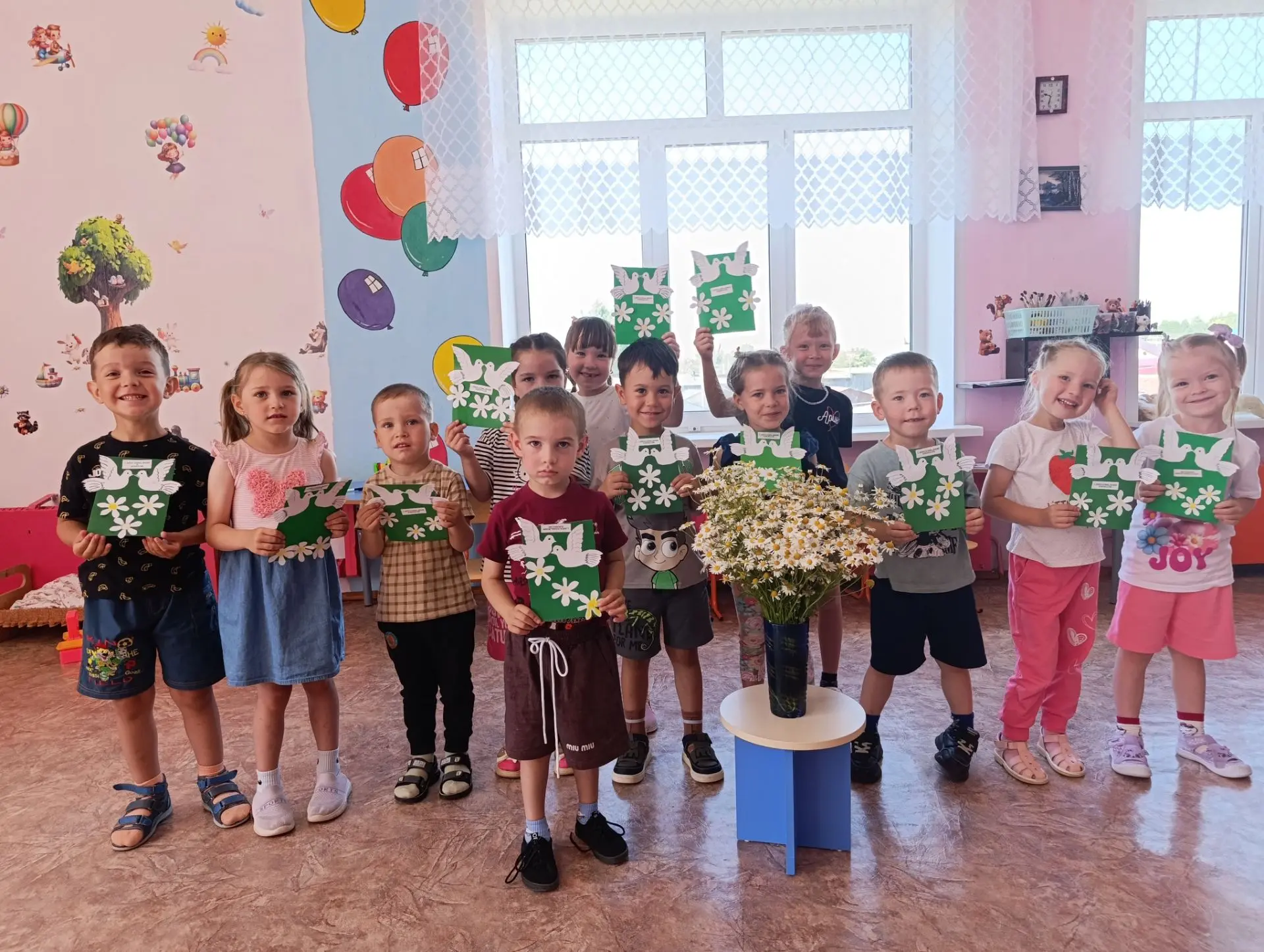 🕊 🌼Ромашки и голуби — символы Дня семьи, любви и верности! 🕊

Наши ребята сделали своими руками о