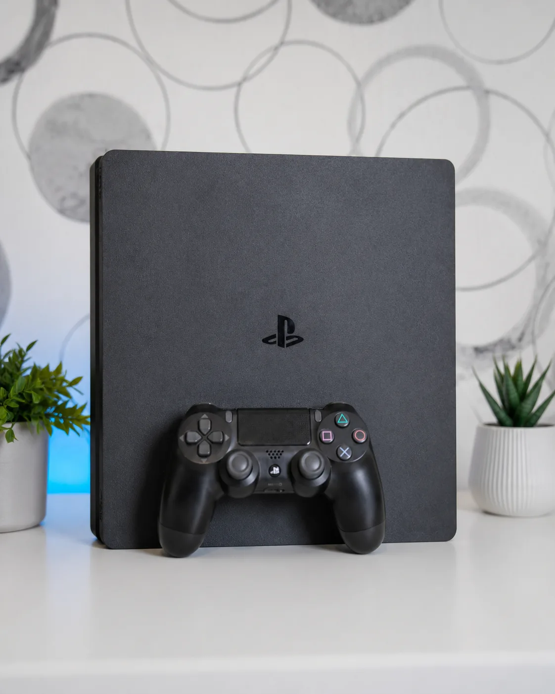 🎮 PlayStation 4 Slim 1 ТБ + Mafia Trilogy + Borderlands 3 + PS Plus Deluxe 12 мес.
Продаётся PlaySt