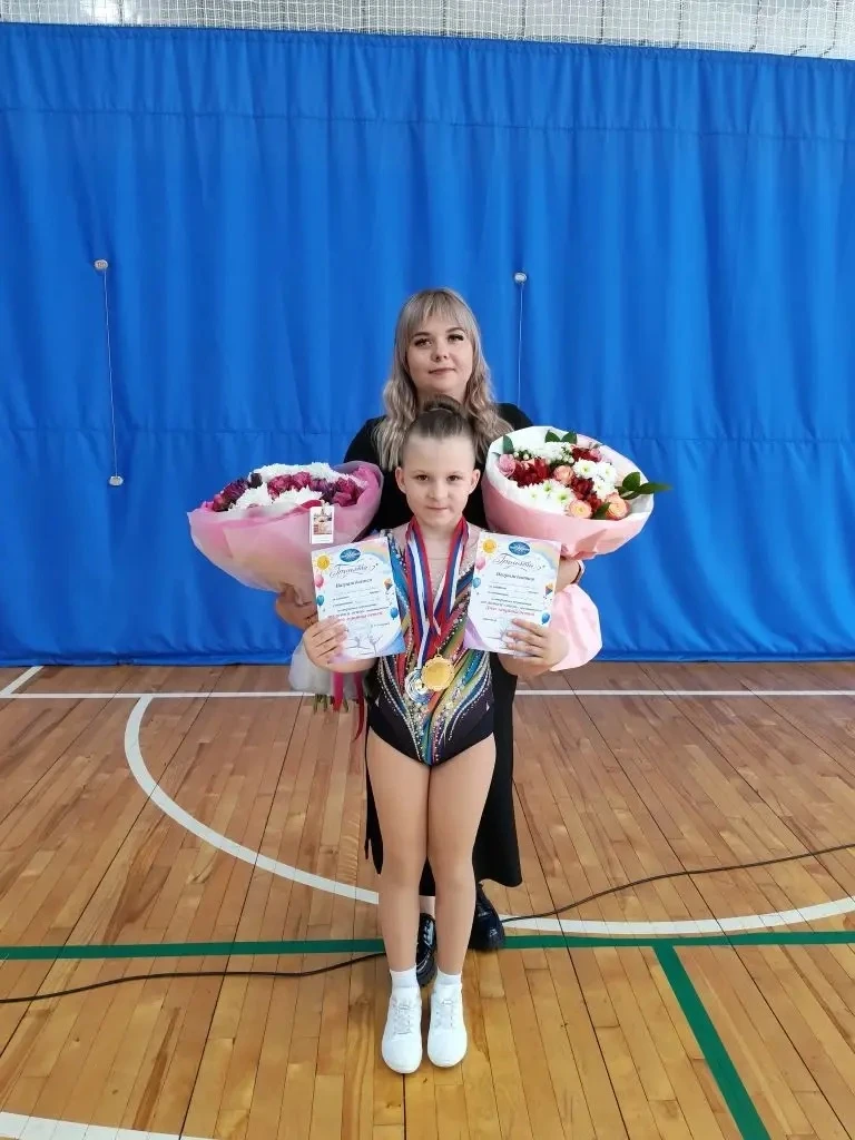 ПЕРВЕНСТВО ПО СПОРТИВНОЙ АЭРОБИКЕ 🤸‍♀️


Ученица 1 В класса София В. заняла два первых места в 
отк