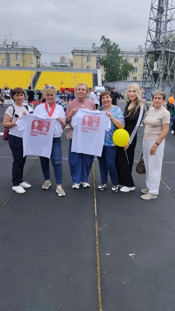 Сегодня проходит XXXIX городская Спартакиада, где соревнуются команды  шести районов Новокузнецка. 
