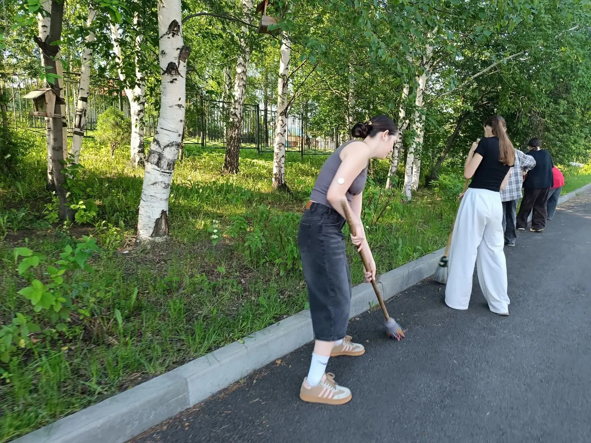🌼🌞ЛЕТНИЙ ТРУД С ПОЛЬЗОЙ ДЛЯ ШКОЛЬНОГО СООБЩЕСТВА

🌿Газоны преображаются, в школьном пространстве 