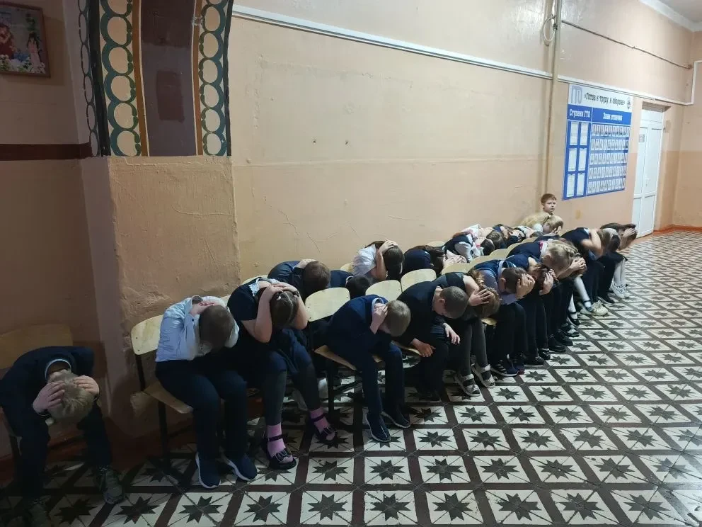 🛑📢 11 марта 2026 года в школе  прошла учебная тренировка по отработке действий при сигнале "Ракетн
