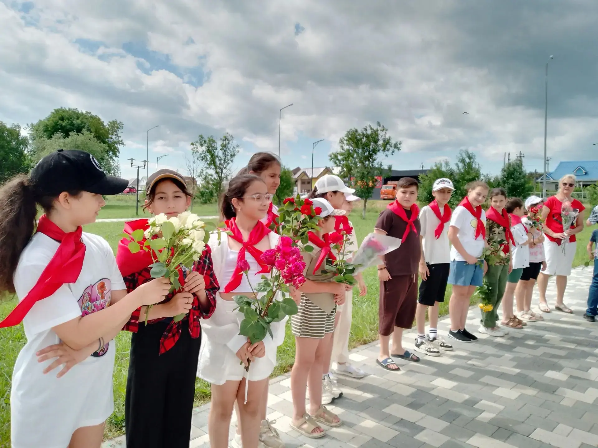 📅 Сегодня, 22 июня, в ЛОУ МБОУ СОШ №24 прошла минута молчания в день памяти и скорби. Мы вспомнили 