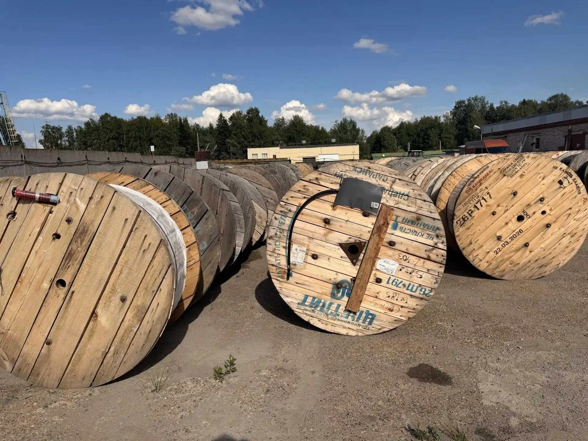Срок 25-30 дней. отгрузка из перми
АПВБШВ 4х35 244 823 руб.км
АПВБШВ 4х50 322 601 руб.км
АПВБШВ 4х70
