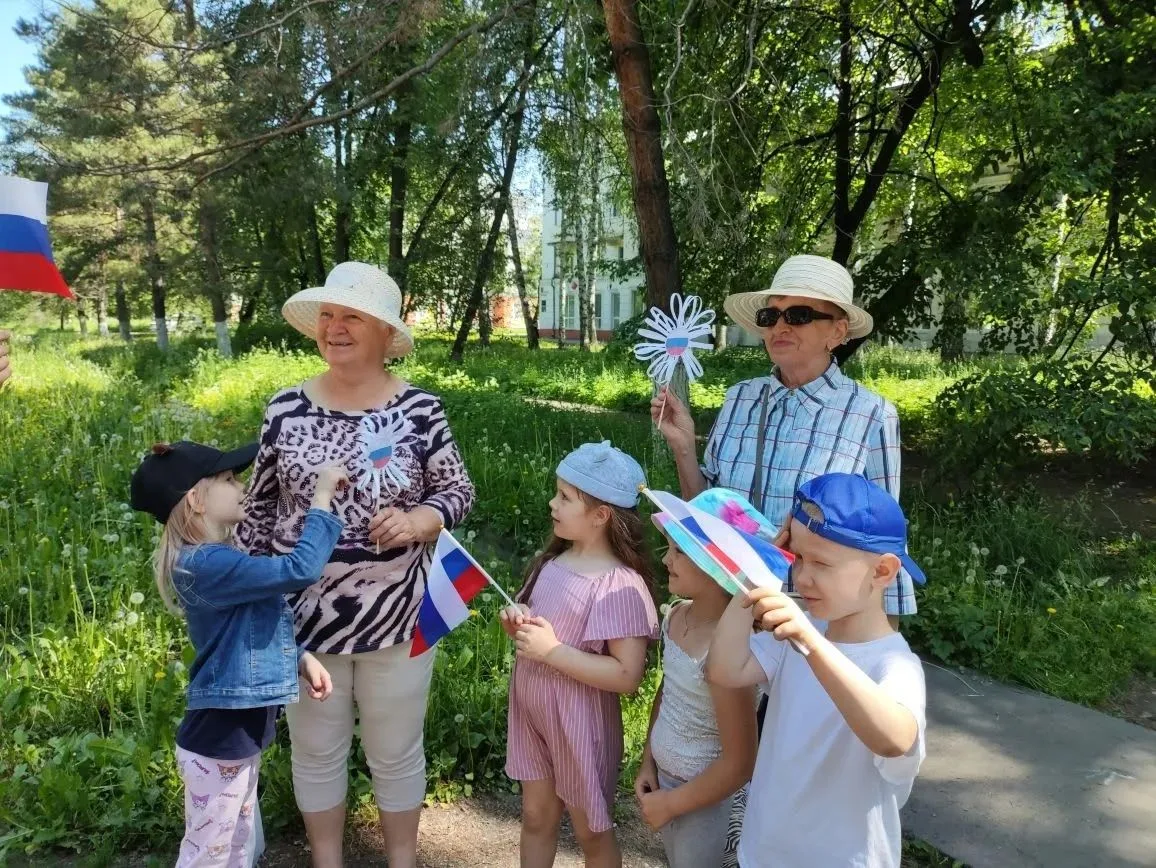 Маленькие сердца — большая любовь к Родине ♥️🇷🇺 

В преддверии главного государственного праздника
