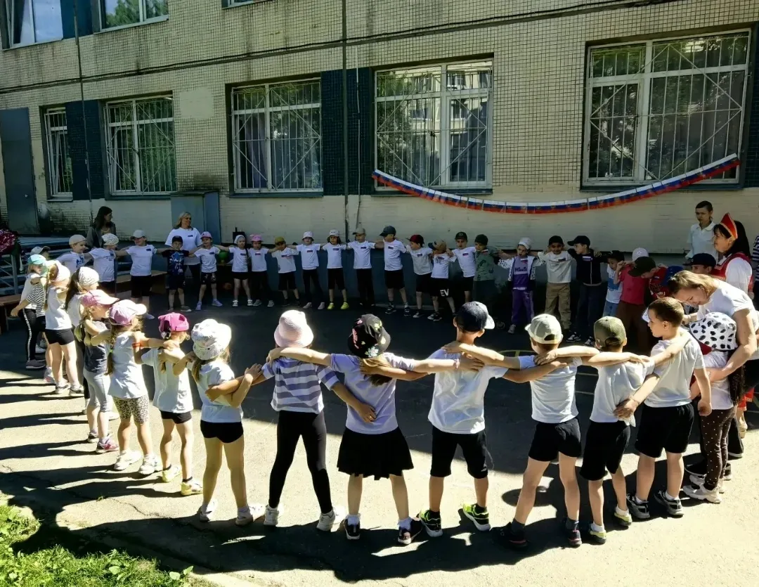 🇷🇺РОССИЯ НАЧИНАЕТСЯ С ДЕТСТВА!
 
Растем в великой стране, любим свою Родину!💖
 
Уважаемые родител