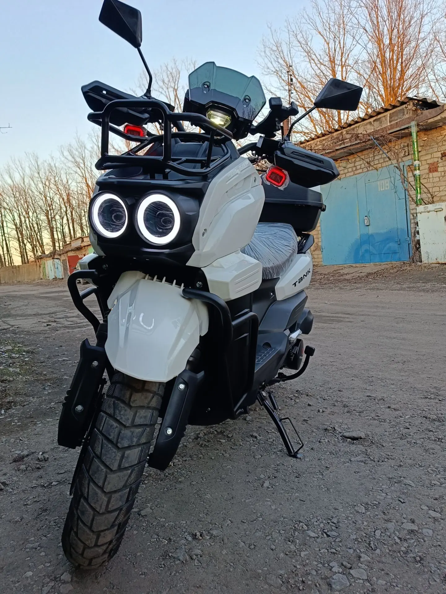 🔥🔥 скутер TANK DongFang🔥🔥
Объем 150 куб.см.(49)
Регистрация не требуется 
Категория А не требует