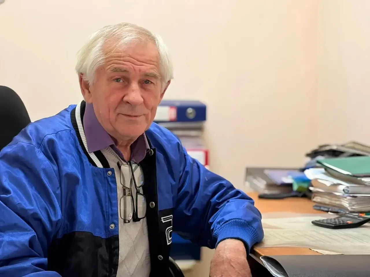 #ЛюдиТруда
#ЧистыйГород

Для кого‑то 76 лет — время покоя, а для Михаила Анатольевича Лебедева — пор