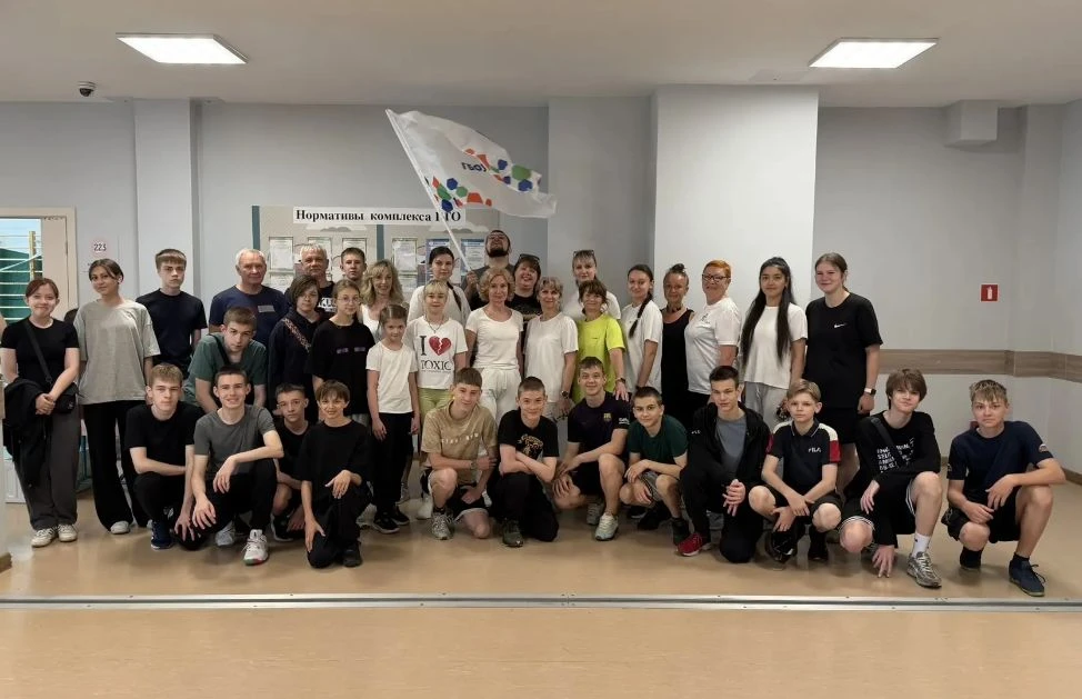 #ГТО604 | Спорт объединяет! Педагоги и ученики сдали нормативы ВФСК ГТО

🏆В школе № 604 царит насто