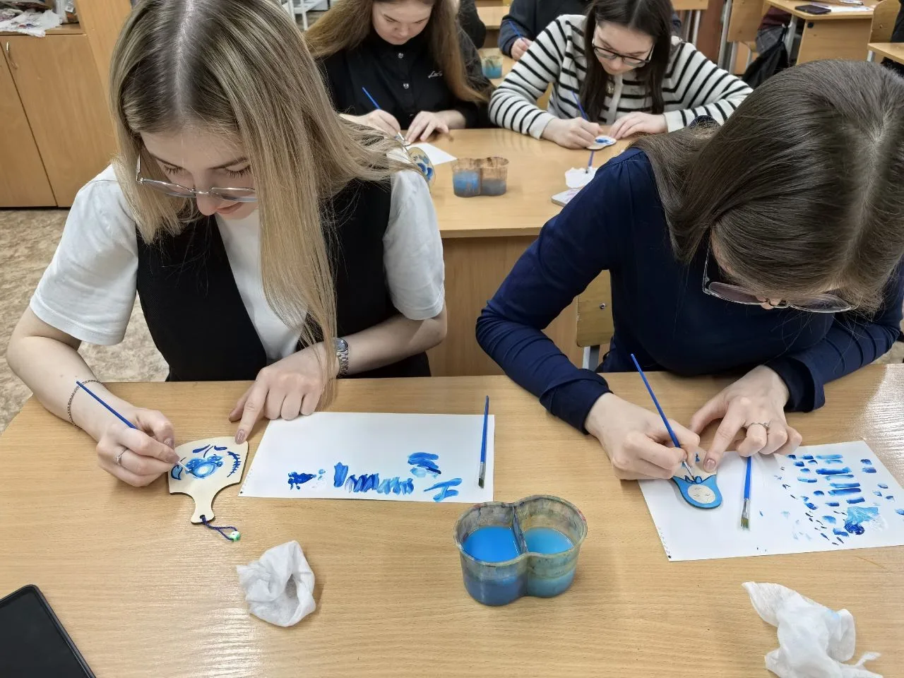 📌 В Кишертской школе состоялся творческий мастер-класс, посвящённый росписи в технике Гжели.

🎨 Уч