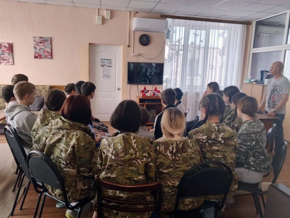 9 мая - день, объединяющий поколения и напоминающий о подвиге народа в Великой Отечественной войне. 