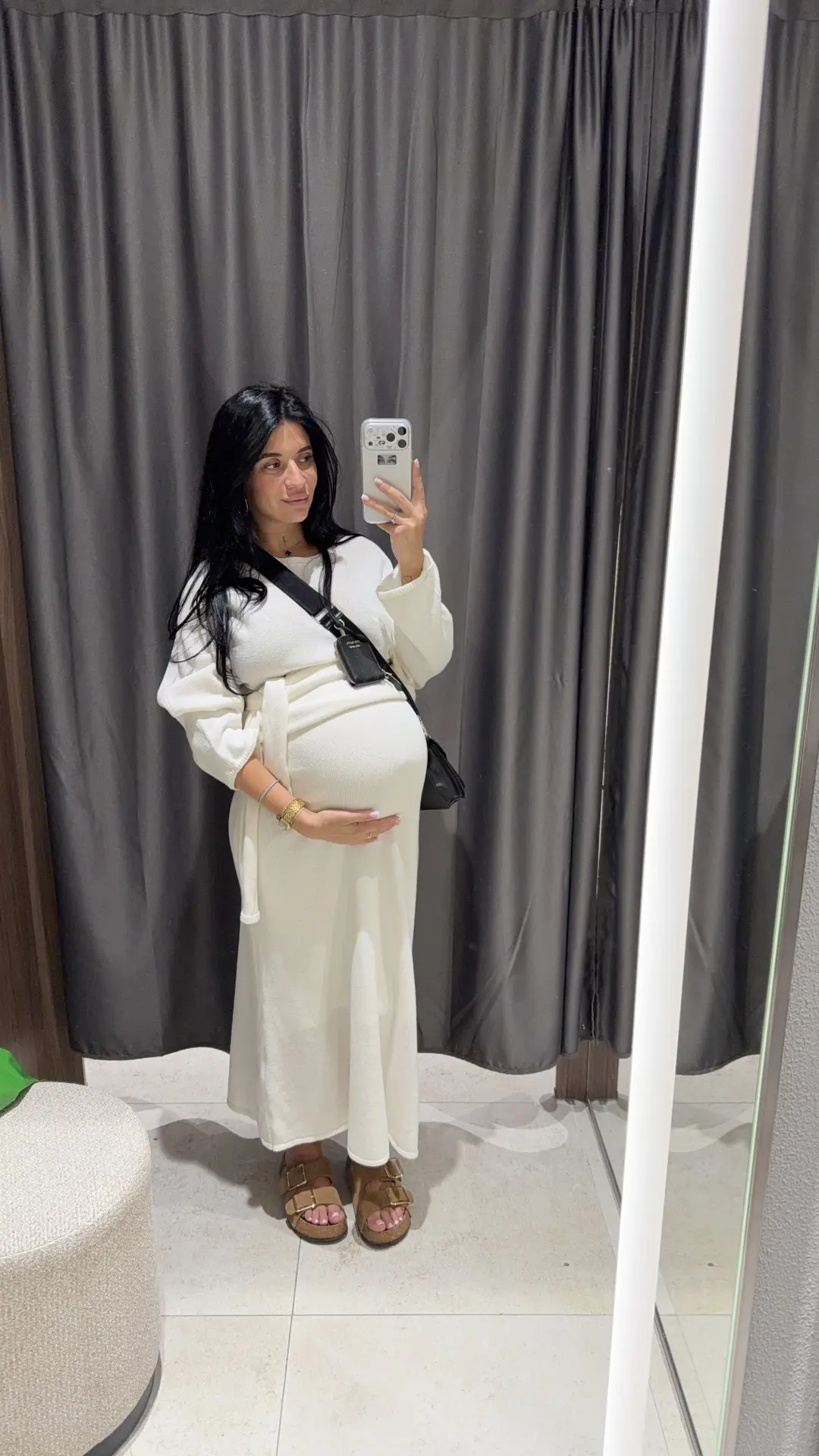 Еще заскочила в SELA на 1 этаже🖤

Вы знали, что у них теперь есть коллекция premium?) Там вообще во