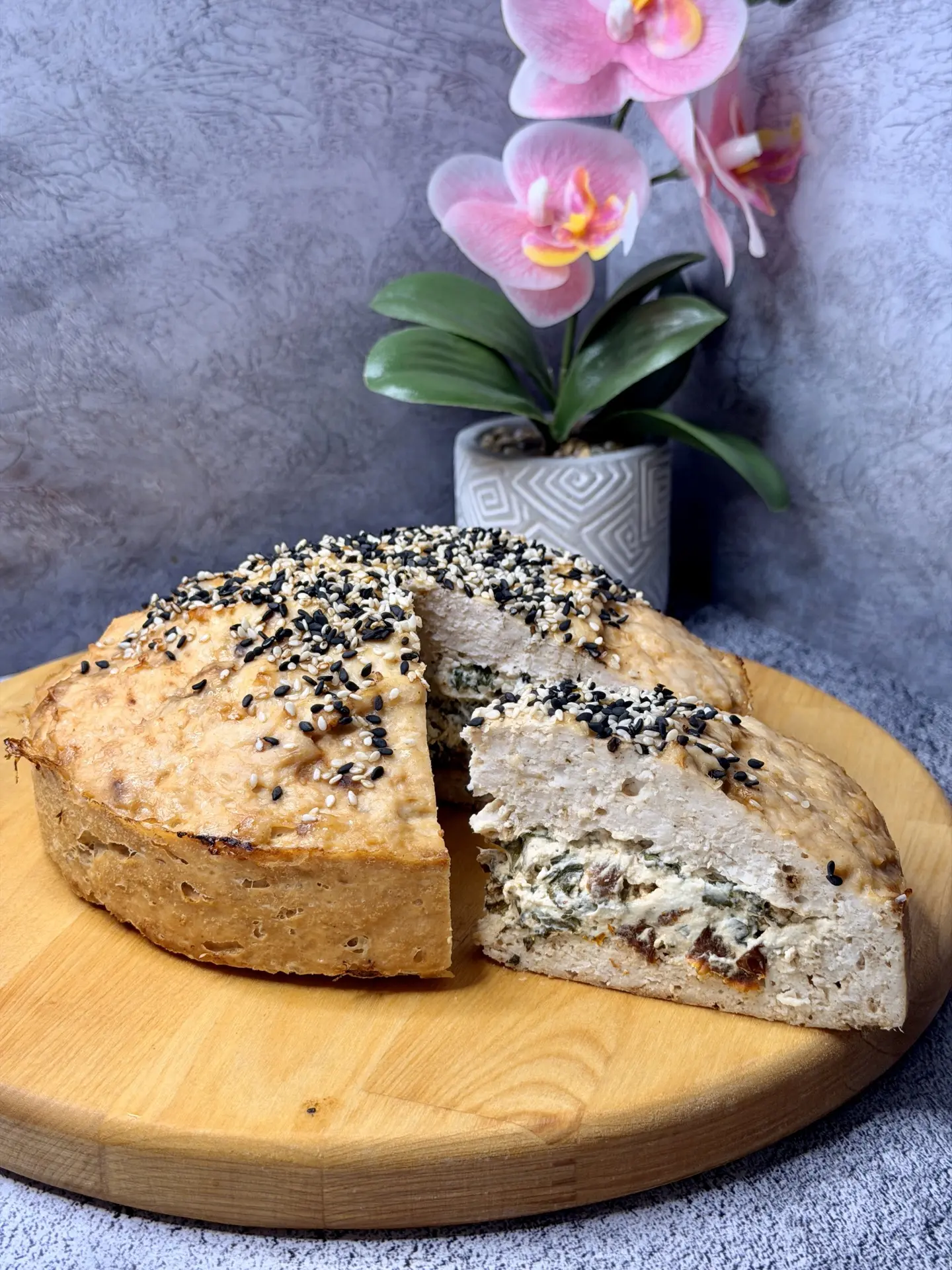 🥧Куриный пирог с начинкой🥧 
Это не просто пирог — это настоящий кулинарный сюрприз!

💥Готовится б