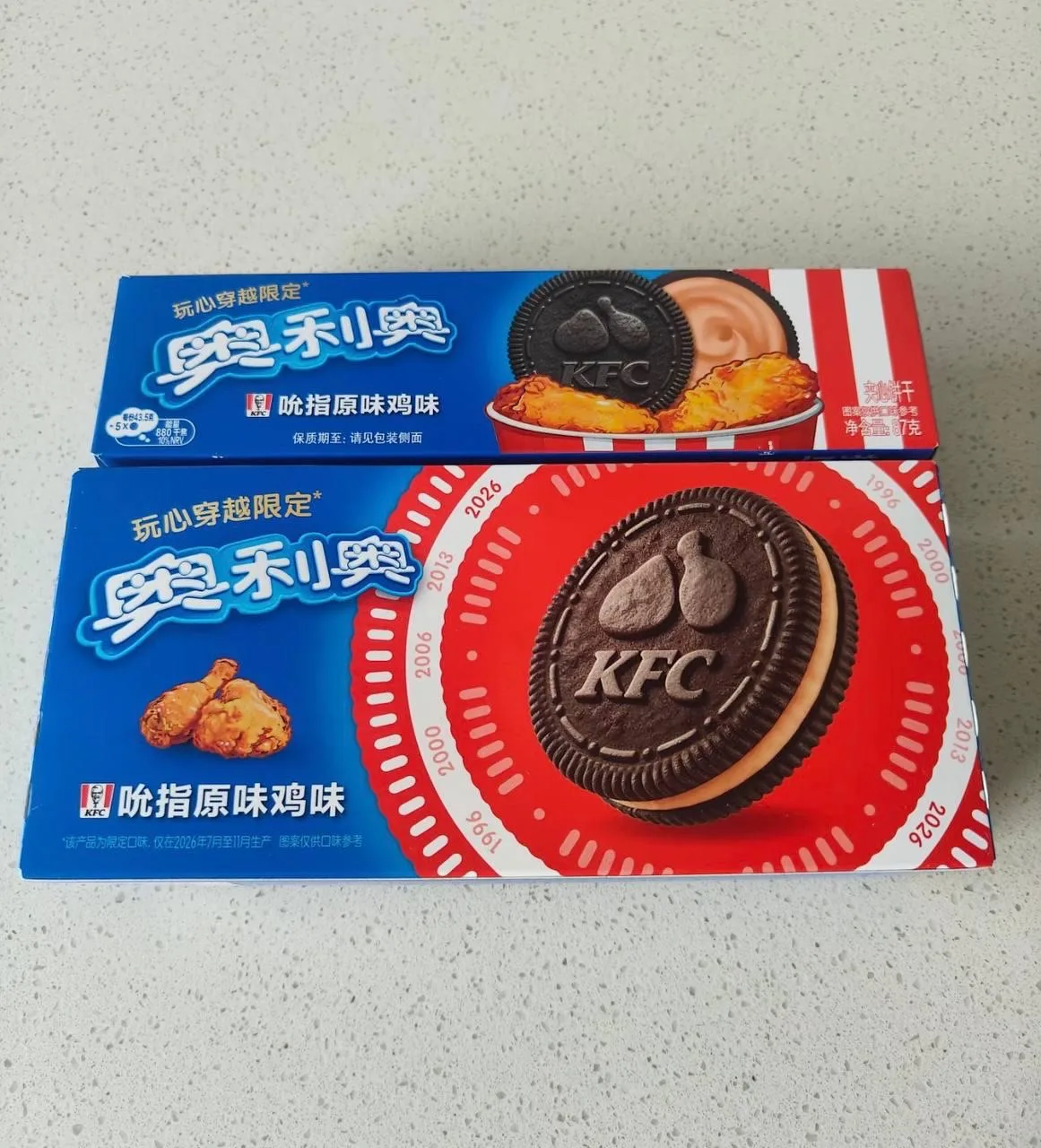 В Oreo официально сошли с ума — компания выпустила печенье со вкусом KFC.

Безумную коллаборацию зап