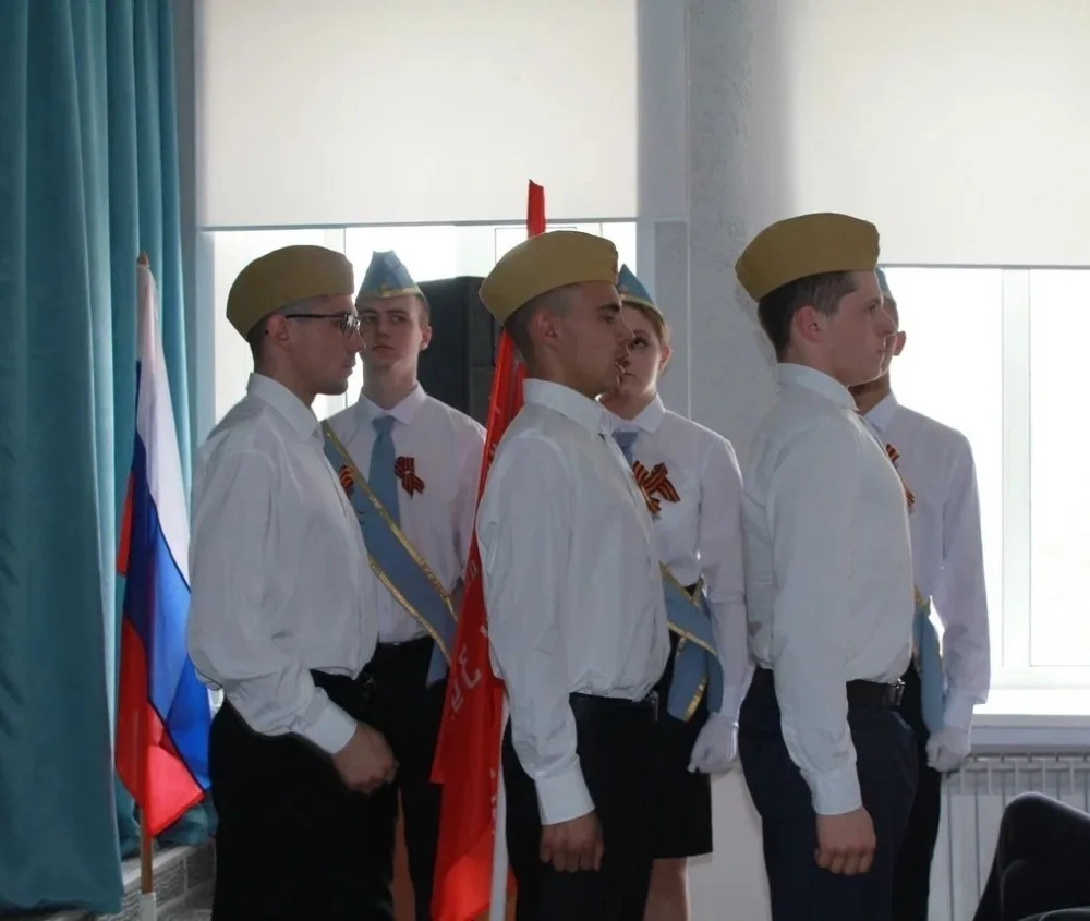 Окружная акция «Равнение на Знамя Победы!» С 9 апреля по 8 мая 2026 года среди профессиональных обра