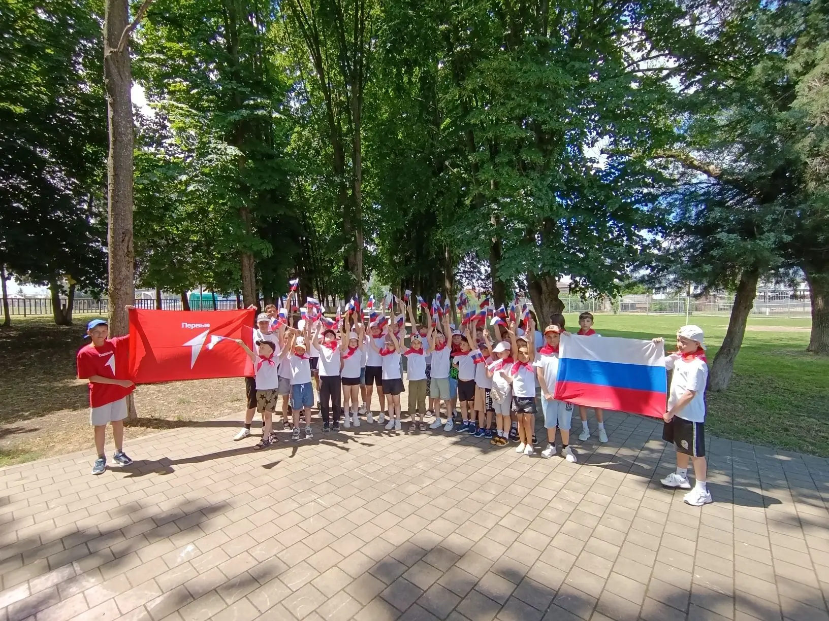 12 ИЮНЯ-ДЕНЬ РОССИИ🇷🇺

🎉 ПАТРИОТИЧЕСКИЙ КВЕСТ: КАК МЫ ОТПРАВИЛИСЬ В ПУТЕШЕСТВИЕ ПО РОДНОЙ СТРАНЕ!