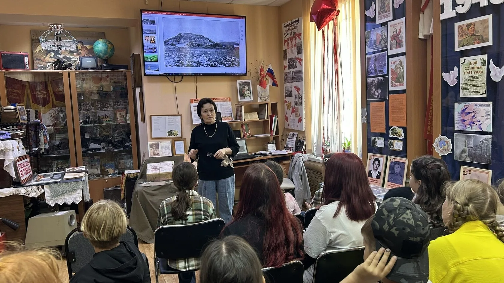☘ В стенах музея прошла беседа "История сопки Спасательной", для ребят из пришкольного лагеря с. Вла
