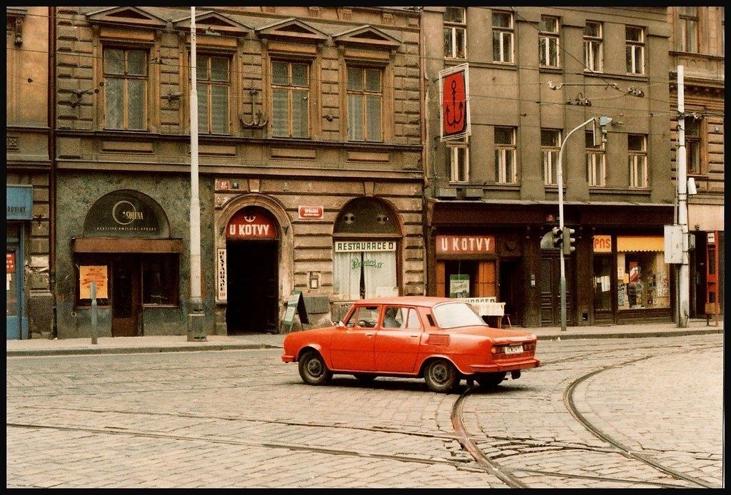 Перекрёсток в Праге, 1987