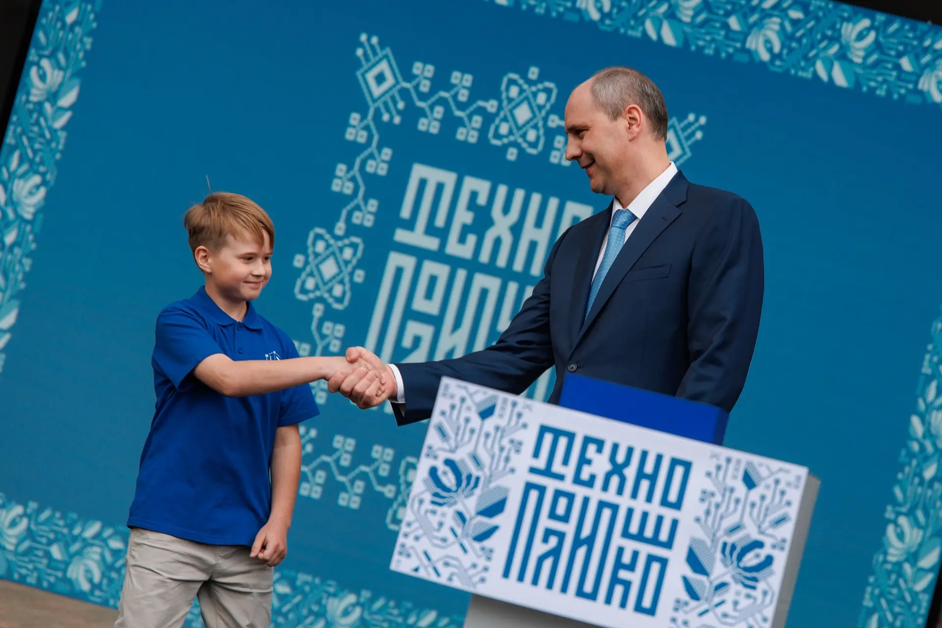 ☀️ 2000 участников, 30 интерактивных площадок и заряд энергии на всё лето

Во Дворце молодёжи прошёл