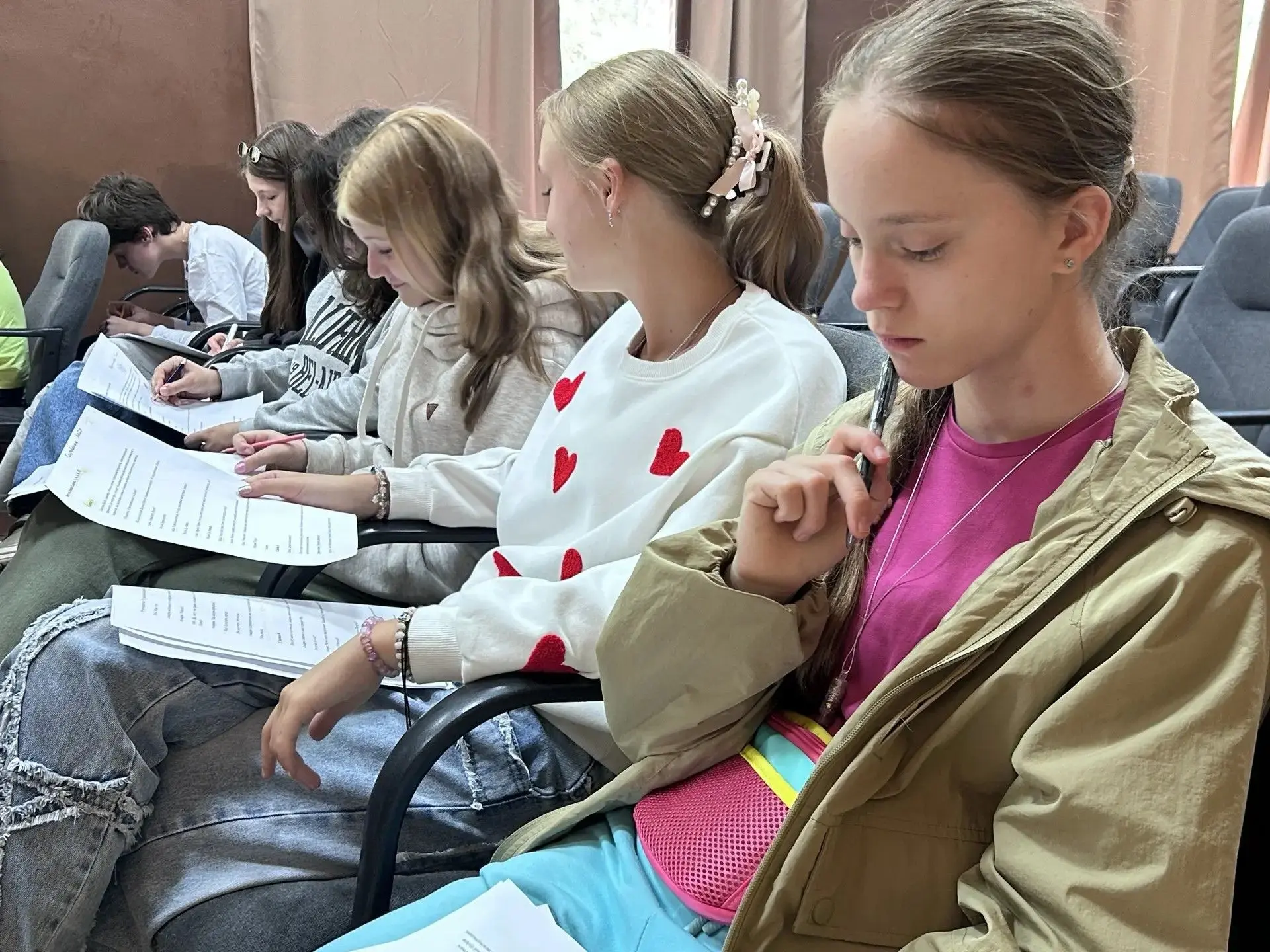 День пятый в "Университете Достижений". 18 июня: «Бумажные друзья, первые репетиции и логика на пред