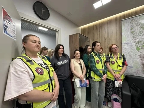 Новый опорный!

Сегодня вместе с коллективом ГКУ «Московская безопасность» активные жители района ос