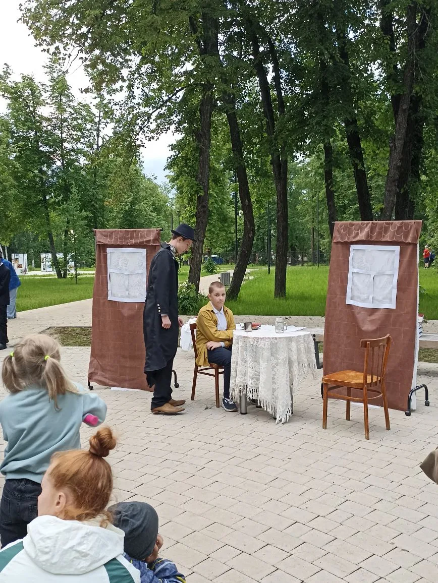 Сегодня ученики 7-в класса вместе с классным руководителем Ольгой Анатольевной Кошурниковой были сре