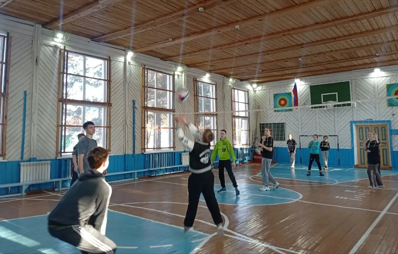 💥Сегодня, 6 марта 2026 года, состоялась увлекательная дружеская игра по волейболу среди девушек и ю