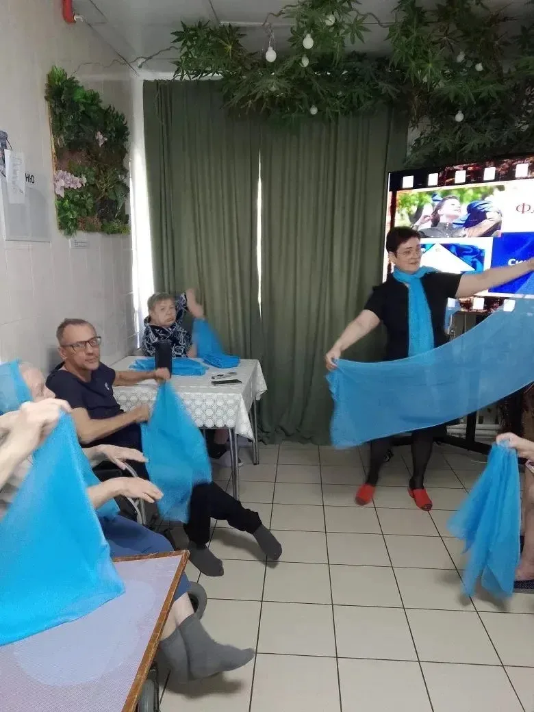 С 20 апреля стартовала акция  "Синенький скромный платочек". Этот скромный, но такой значимый символ