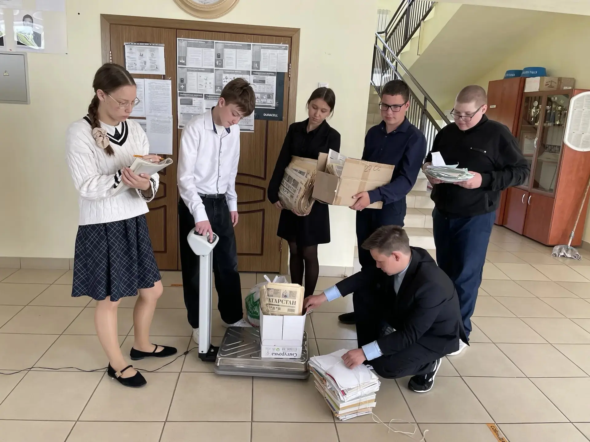 Эконеделя продолжается: наши ученики активно участвуют в сборе вторсырья!
    Вот уже седьмая неделя