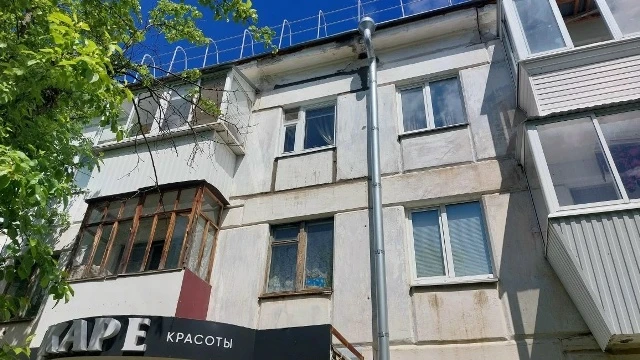 Ремонт межпанельных швов.

Ремонт межпанельных швов — это комплекс работ по восстановлению герметичн