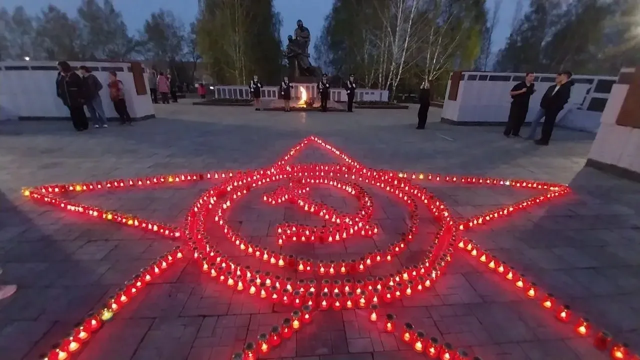 Вчера, 8 мая, прошли сразу несколько значимых мероприятий с участием наших педагогов и учащихся. 

Д