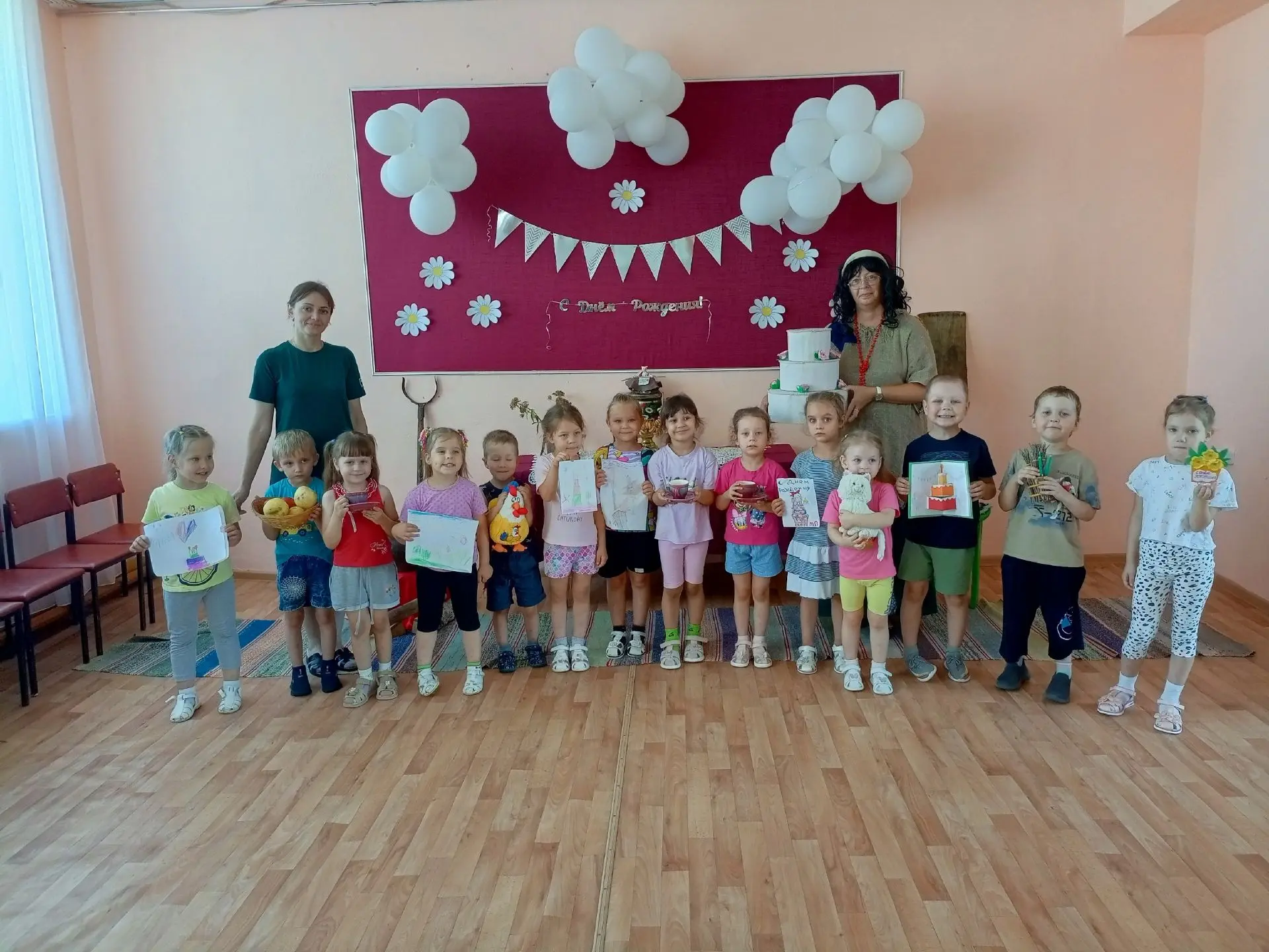 🎂В сельском доме культуры  прошло мероприятие "У Бабы Яги день рождения!" Это событие, конечно, вес