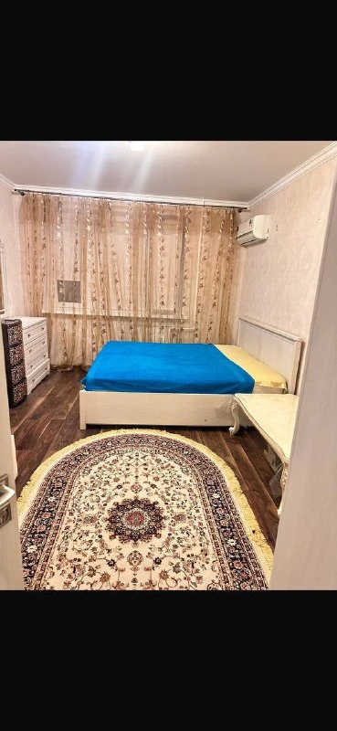 Сдам комнату 1 девушке,на длительный срок.в кВ проживает женский состав, нет питомцев и детей. Тихая